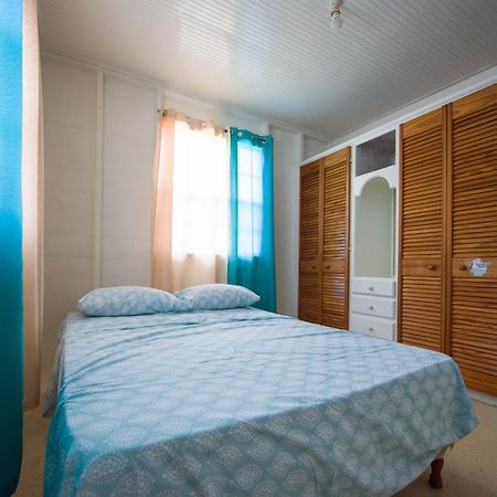T.Cole'S Holiday Rental Сент-Джеймс Экстерьер фото